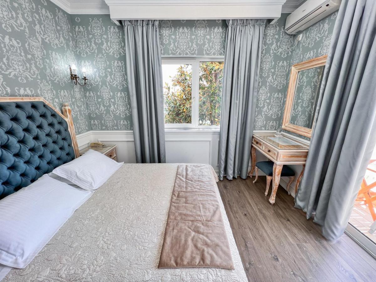 Deluxe Double Room Side Sea View