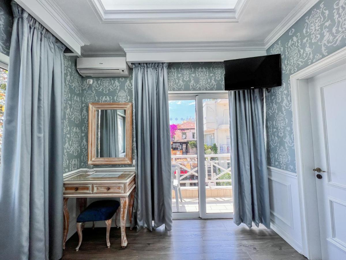 Deluxe Double Room Side Sea View